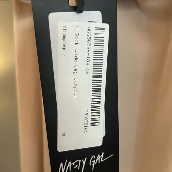 NWT. NastyGal • V Back Wide Leg Jumpsuit - Picture 5 of 5